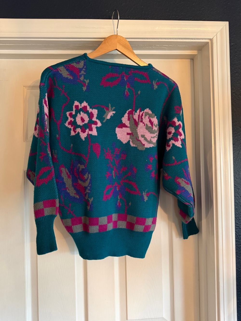 Vintage Teal Floral Crewneck Sweater with Pink Accents - Picture 2 of 3